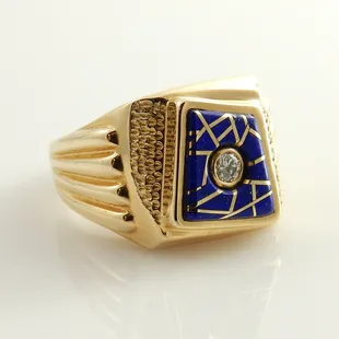 Men's 14kt yellow gold diamond ring featuring lapis lazuli and gold inlay