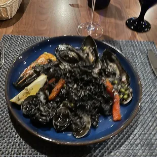 Black paella