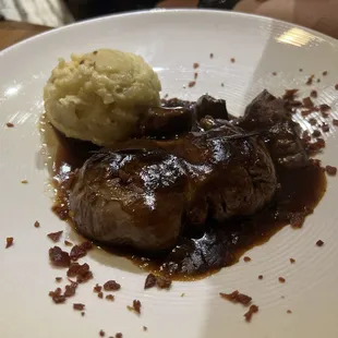 Steak with Mashed Potatoes