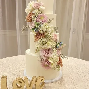 a three tiered wedding cake
