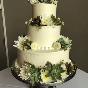Classy wedding cake
