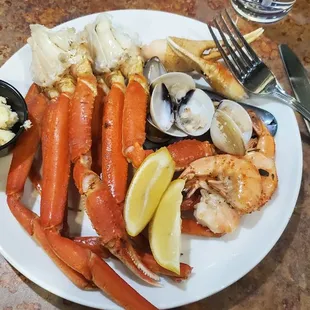 First plate of the AYCE crab buffet