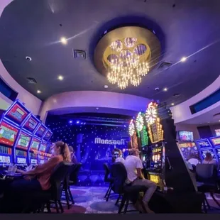 Monsoon Gaming Lounge - Brand new addition at Desert Diamond Tucson. Fabulous new Gaming room with all of the newest Slots and Table Games.