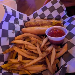 The desert dog with fries