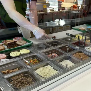 Fresh toppings, kiddo loved to watch!