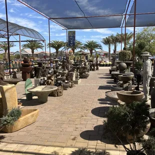 Sculptures and fountains