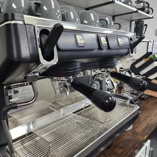 Enjoy one of our espresso drinks with season espresso blends roasted in-house. No syrupy messes, we let the coffee beans do the talking.