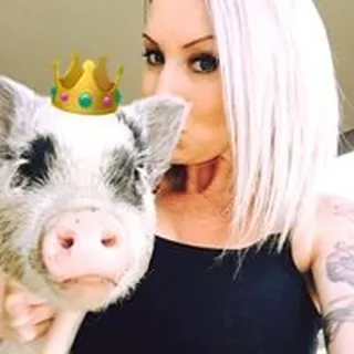 Angela R.