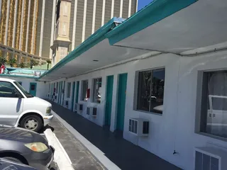 Motel 8