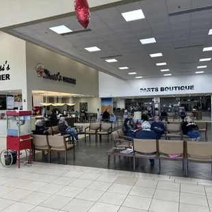 Best customer lounge in Tucson!