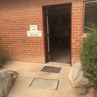 Entrance 0ffixe Desert Trees 50s/6os Ranch House