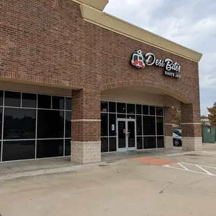 the front of a restaurant