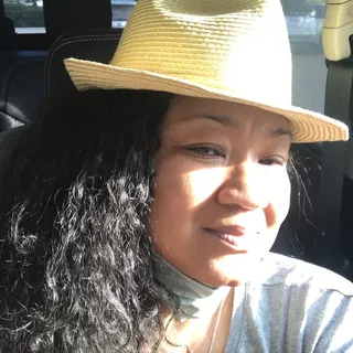 Cyndi B.