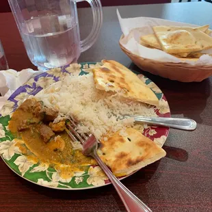 Curry chicken and curry lamb naan rice YUM!!