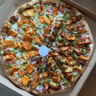 Chilli Paneer Pizza