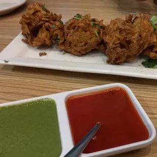 Onion Pakora - 4 pieces
 Random tip: MIX THE SAUCES - just.... delicious together