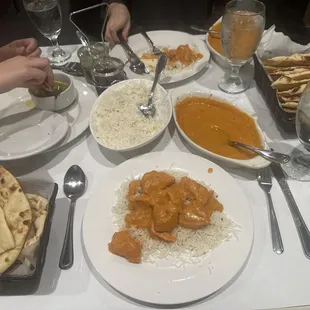 Naan bread, chicken tiki masala and lentil soup