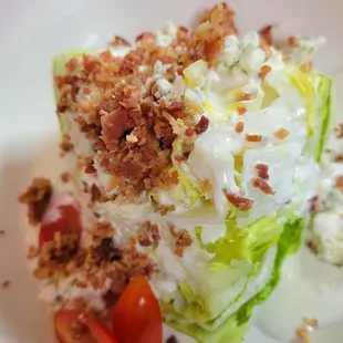 heart of lettuce (wedge salad)