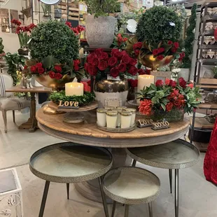 Beautiful red roses and candles for Valentine&apos;s Day!