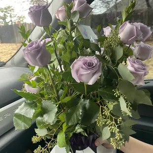 So disappointed in this arrangement. Wanted a sweet 16 arrangement like the one on the website and this is what I got for $130.