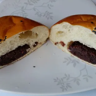 Red bean bun ($1.25)