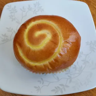 Custard bun ($1.25)