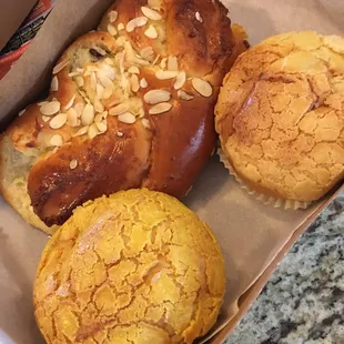 Pineapple buns (bbq pork &amp; milk custard) And coconut bread From 99 ranch