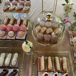 At DESSEE Bakery, we take pride in crafting pastries, cakes, and confectioneries with the finest ingredients