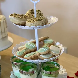 Sugar cookies (middle tier)