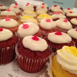 Hokulani Bakery cupcakes