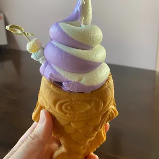 Milk taro ice cream in a Nutella-filled fish cone. Fantastic !!!
