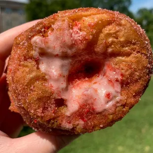 Strawberry kronut