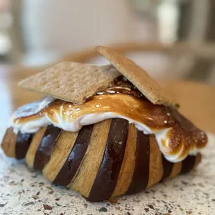 S&apos;mores croissant