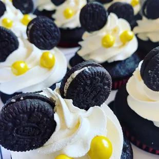 Mickey Mouse Cupcakes.