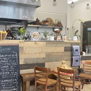 sushi and sashimi, interior