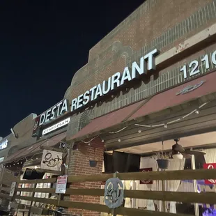 the outside of the restaurant