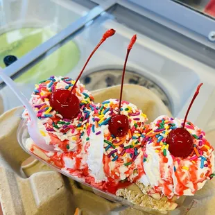 Banana split 3 yum flavors