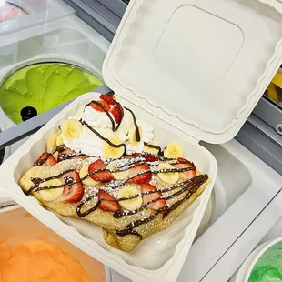 Vanilla ice cream crepe