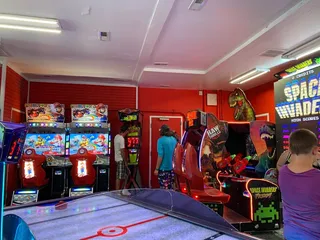 Paradise Golf & Arcade