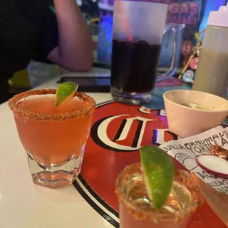 "Saca El Pomo" SHOT