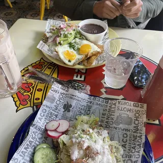 CHILAQUILES - Carnitas
