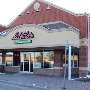 the outside of a restaurant