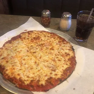 The king - classic thin crust pepperoni!