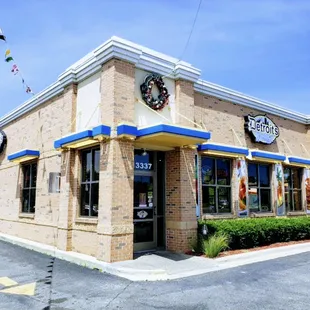 the outside of a restaurant