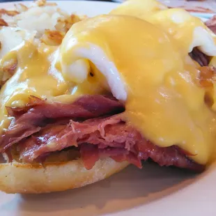 Detail shot of Irish Benedict. That good-good... shredded corn beef.