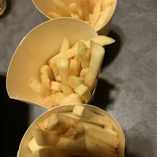 These are regular fries, not cajun fries.