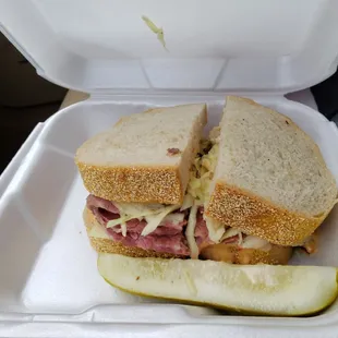 Corned Beef Deluxe (Jr Sized) Sandwich... disappointed my bread was NOT TOASTED
