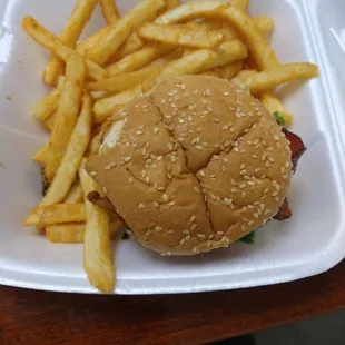 Bacon cheeseburger deluxe was fresh and hot. Fries good and hot. I&apos;ve never been disappointed!!!