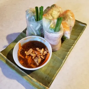 Summer Rolls || IG: @misspiggyeats