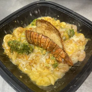 Lobster and string Mac